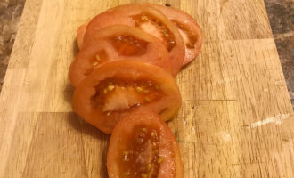 Нарезанные помидоры