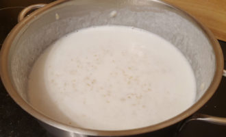 Каша из бурого риса на молоке