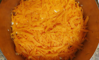 Слой моркови в салате