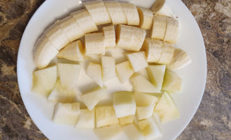 Дыня и бананы для смузи